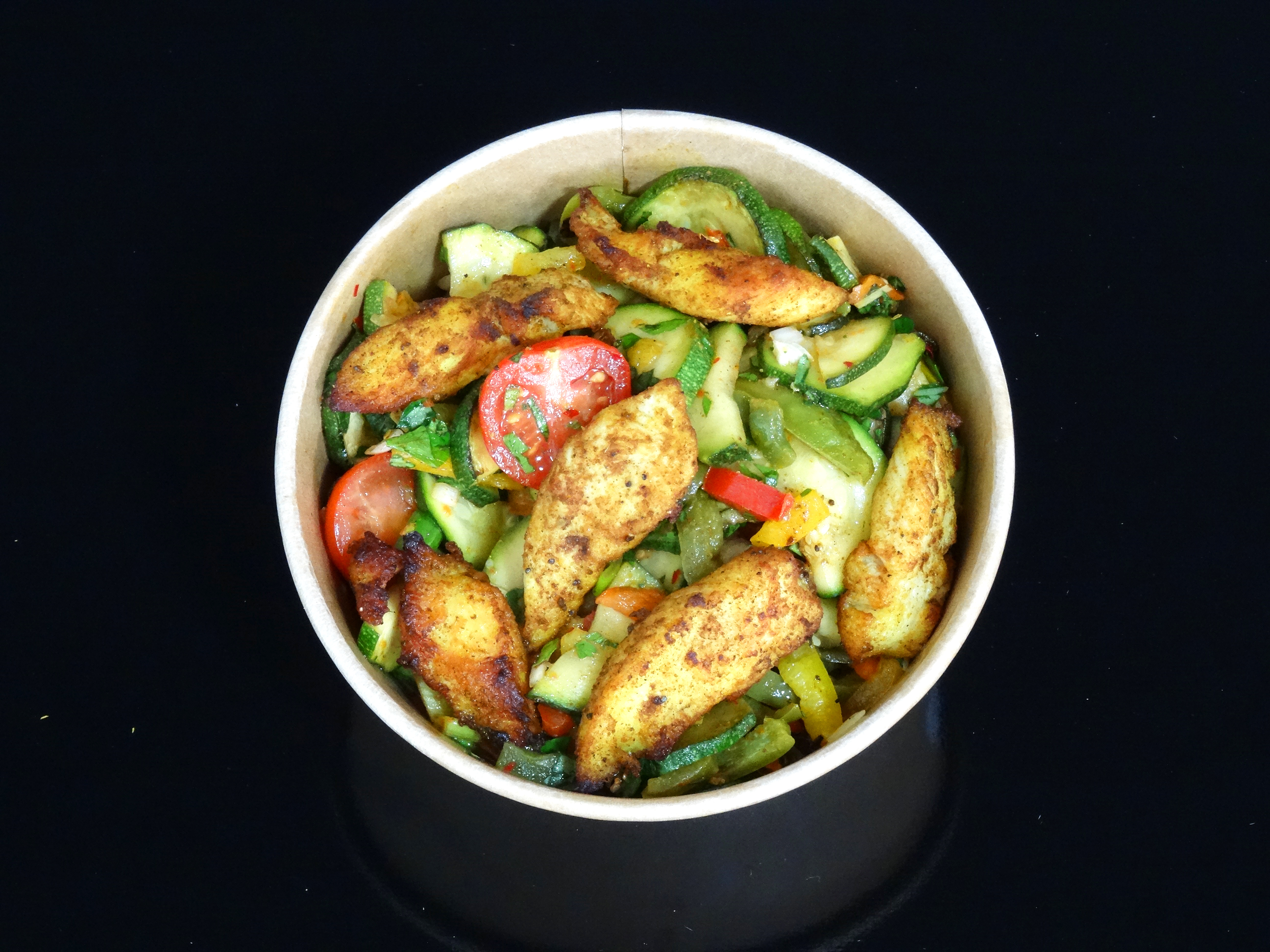 Marokkanischer Gemüse-Salat mit Poulet